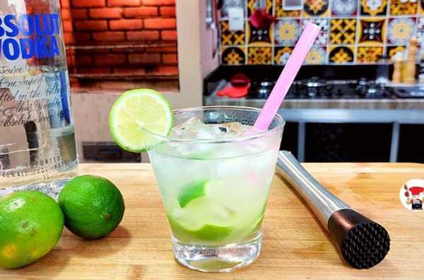 Caipirinha de Limão Com Vodka - Caipiroska