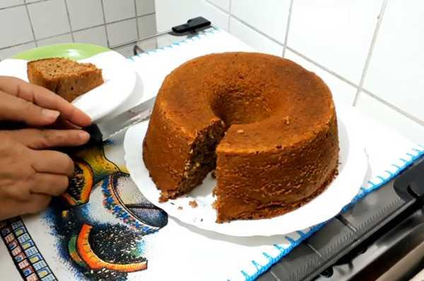 Bolo de Banana com Uvas Passas no Liquidificador